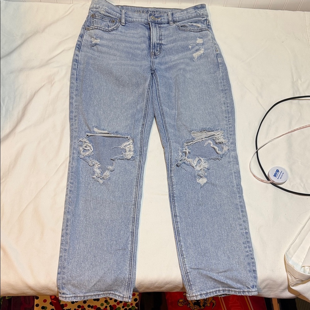 American Eagle Distressed Light Blue Women's Jeans